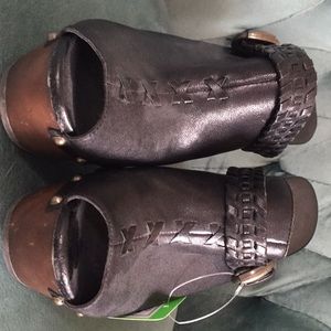 Very nice black high heals